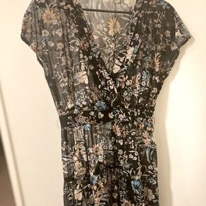 Lovestitch/ RedDrress Boutique size small midi dress